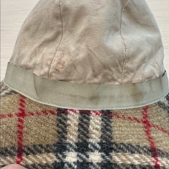 Burberry Plaid Bucket Hat with Black Trim - Picture 5 of 7